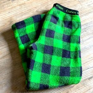 Calvin Klein Boys plaid pajama pants sz 5/6.